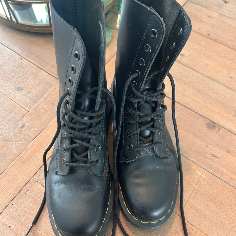 Dr. Martens Bex black leather lace up boots